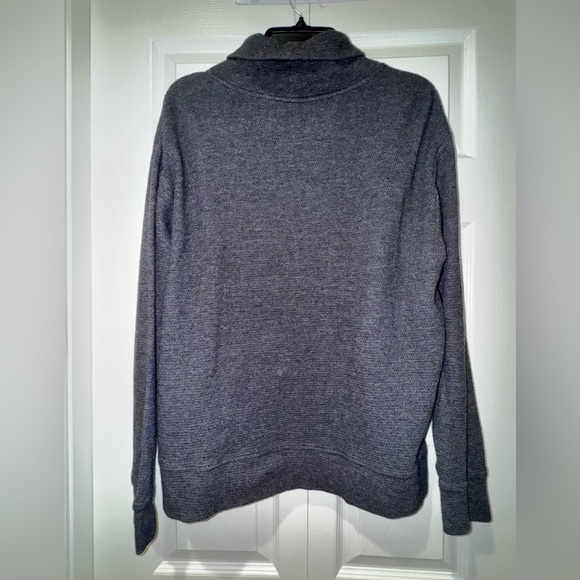 Faherty Gray Knit fold over neck front pocket long sleeve shirt. Size L GUC - Picture 2 of 10